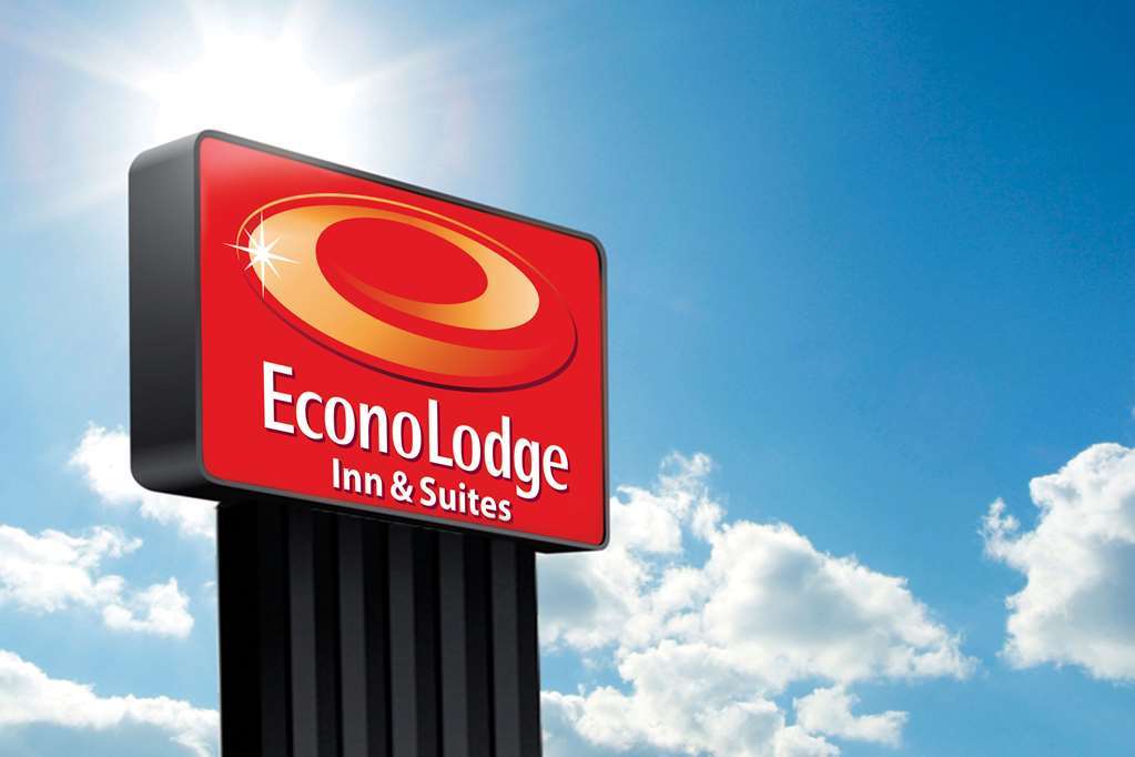 Econo Lodge Inn & Suites Auburn Exterior photo