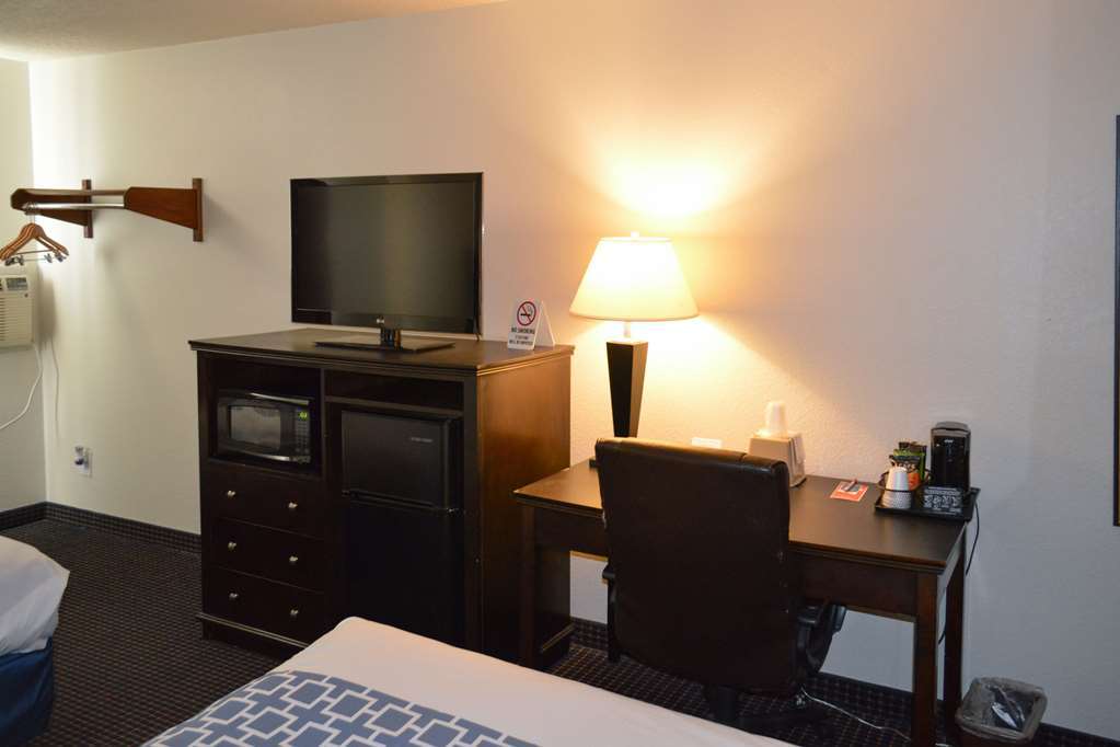 Econo Lodge Inn & Suites Auburn Room photo