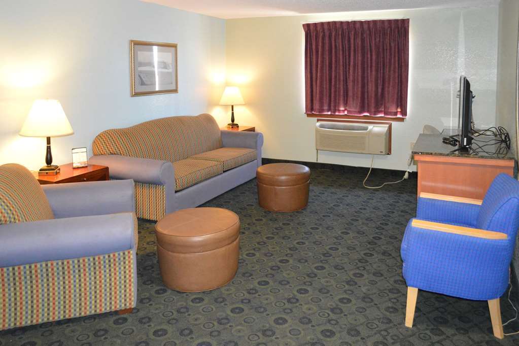 Econo Lodge Inn & Suites Auburn Room photo