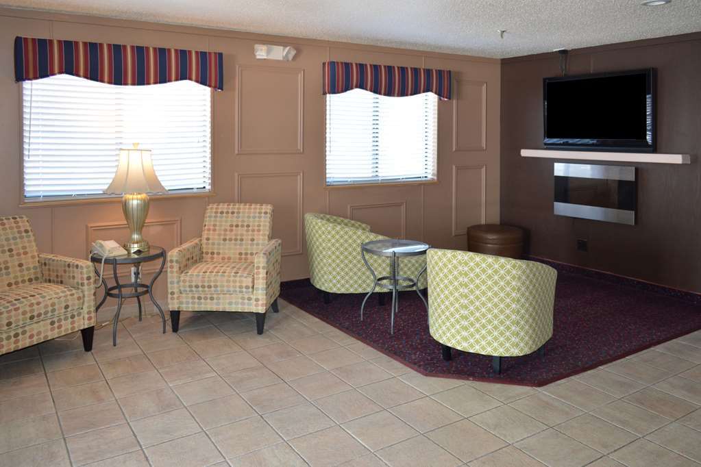 Econo Lodge Inn & Suites Auburn Interior photo